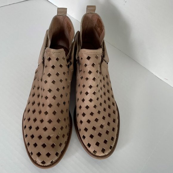 Musse & Cloud Caila Leather Perforated Western Ankle Booties Taupe 37 = 6/6.5 - Picture 3 of 13